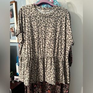 Haptics leopard top